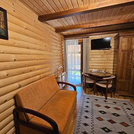 Guesthouse Kolo Druziv Tatariv Exterior photo
