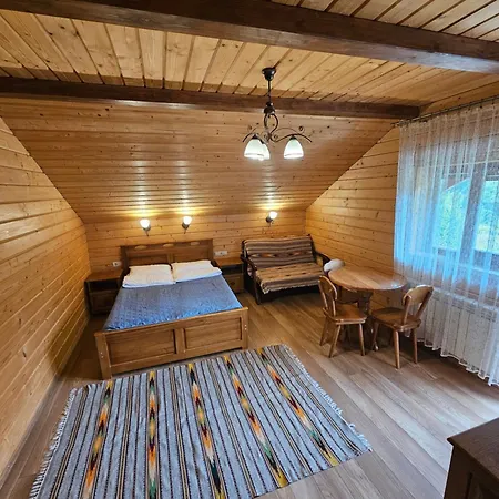Guesthouse Kolo Druziv Tatariv Exterior photo